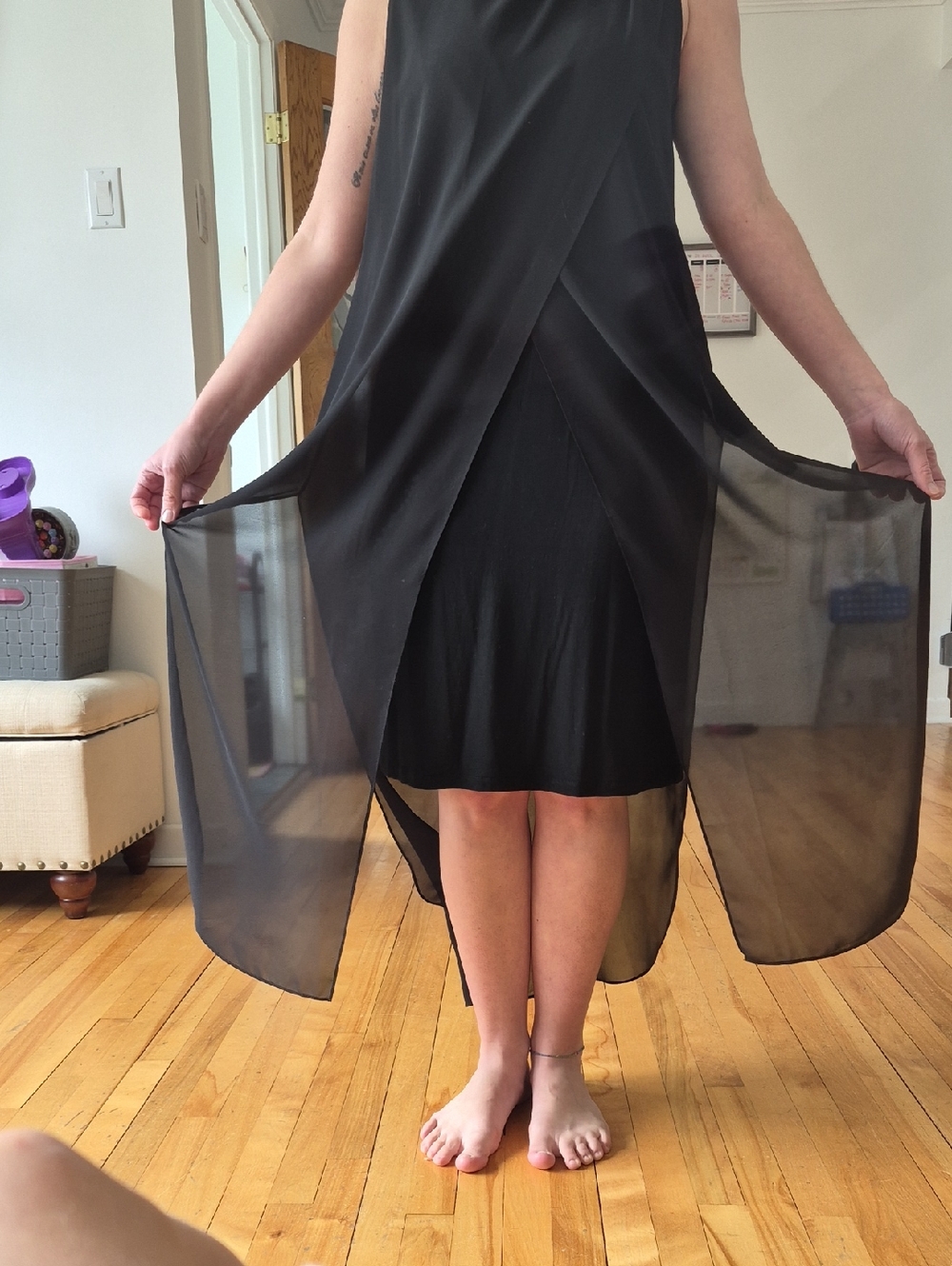 Contemporaine par Simons Black Sleeveless Layered Midi Dress